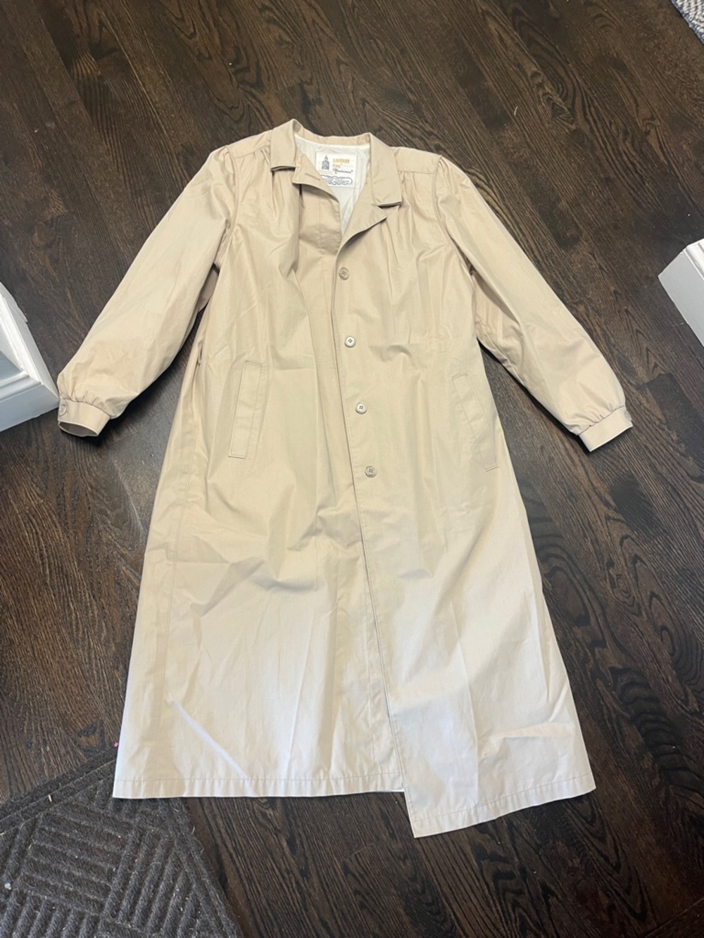 London Fog Beige Single-Breasted Coat no belt
